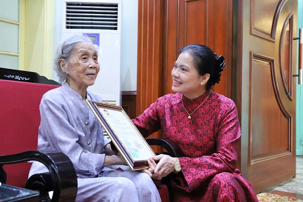 Hơn 887 tỷ đồng hỗ trợ đồng bào các tỉnh khắc phục hậu quả khi bão lũ đi qua
